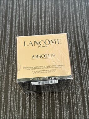 Lancome Absolue Revitalizing Brightening Soft Cream